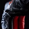 Five Gloves SF2 Glove